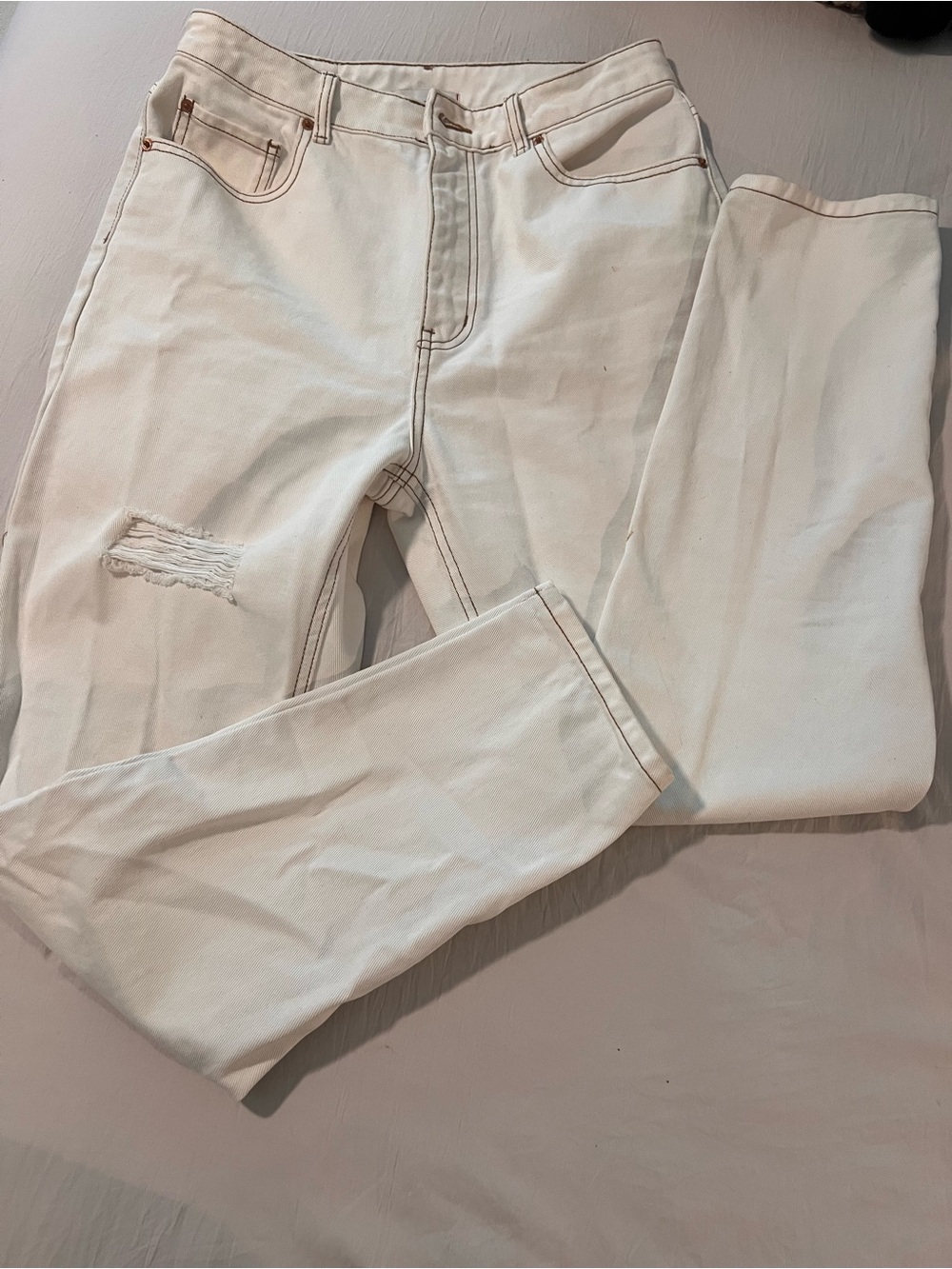 BDG Off-White Straight Leg Jeans with Distressed Knee